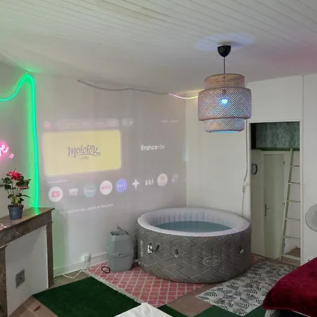 Un Jacuzzi A Apartmán